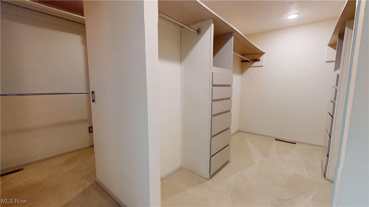 11650 River Moss Road Strongsville, OH 44136 - Photo 24 of 37 Walk in closet in Master Bedroom