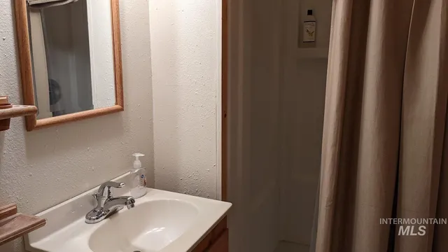 $499,900 | 30 Mountain Air Drive, Cascade, ID 83611