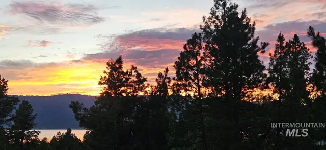 $499,900 | 30 Mountain Air Drive, Cascade, ID 83611