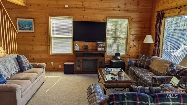 $499,900 | 30 Mountain Air Drive, Cascade, ID 83611