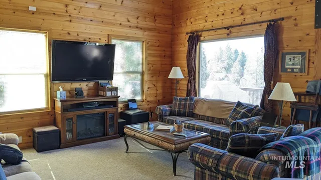 $499,900 | 30 Mountain Air Drive, Cascade, ID 83611
