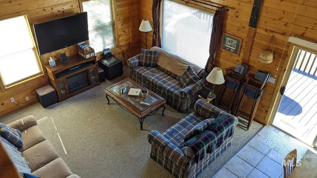 $499,900 | 30 Mountain Air Drive, Cascade, ID 83611