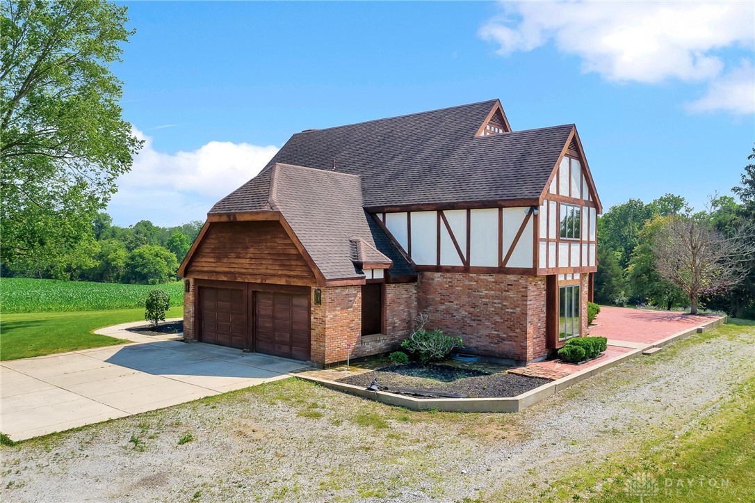 2076 Stevenson Road Xenia, OH 45385 - Photo 11 of 56