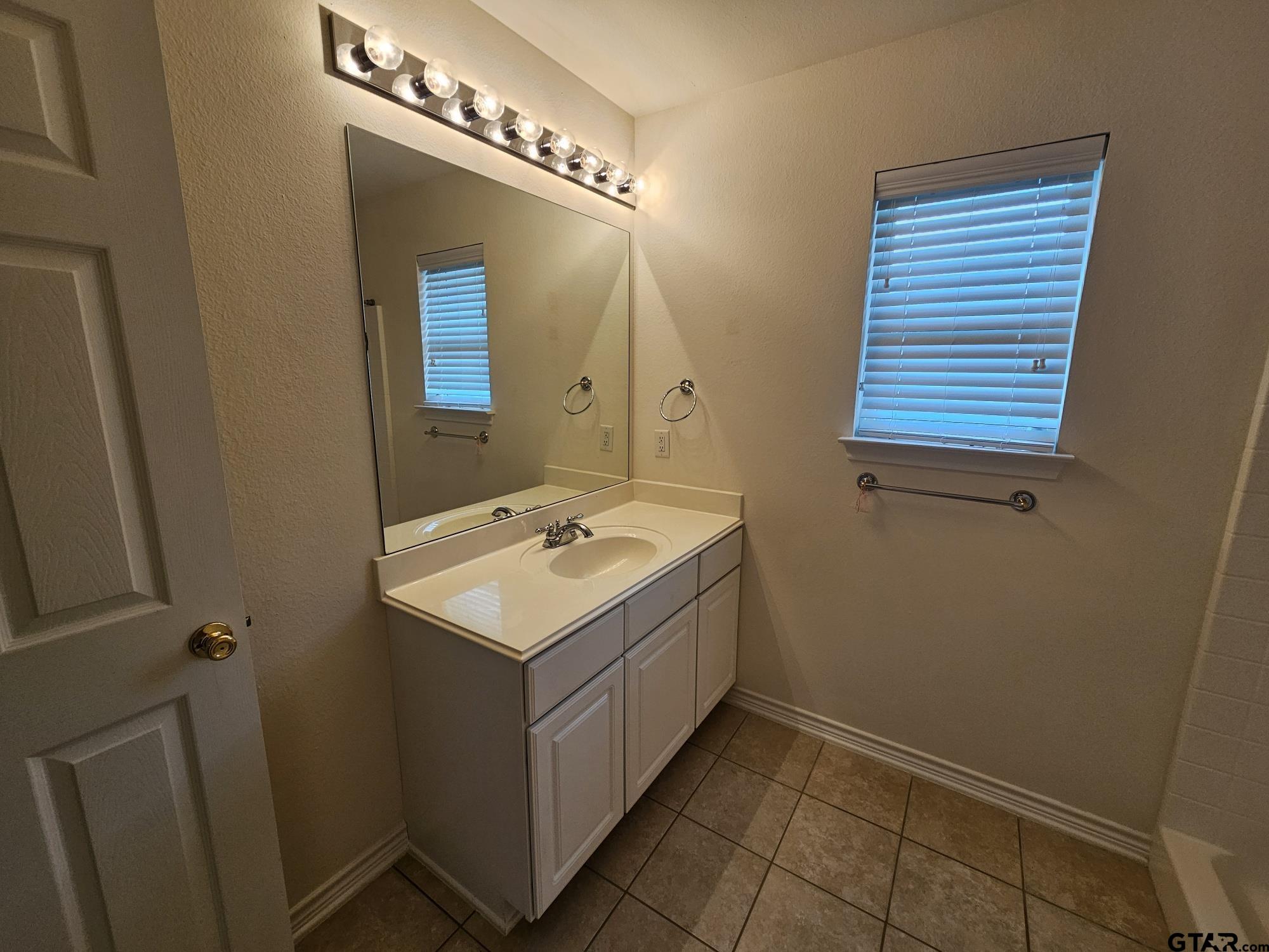 1521 Rice Road Tyler, TX 75703 - Photo 13 of 25 Gallery Image 13