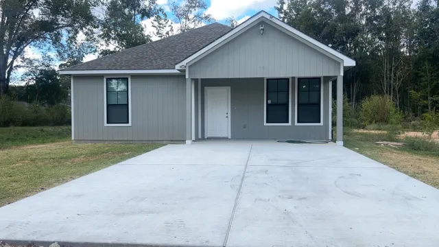 $198,000 | 301 Railroad Avenue, Shepherd, TX 77371