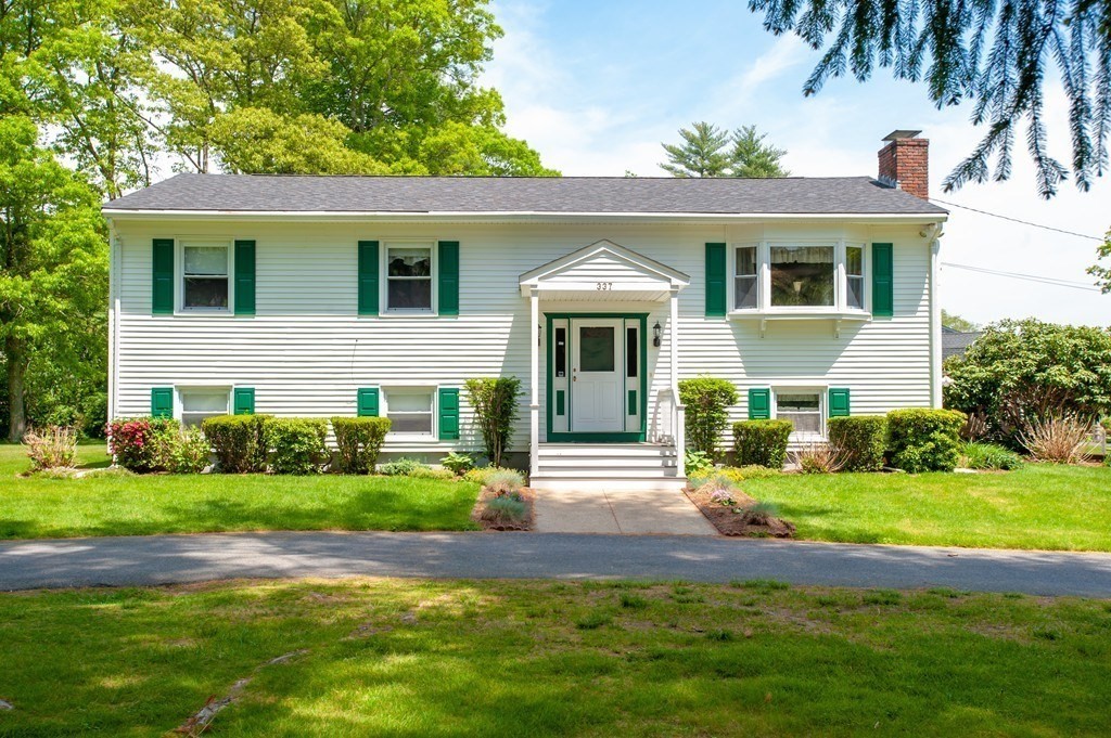 337 Mendall Road Acushnet, MA 02743 - Photo 2 of 24