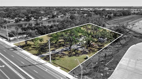 a view of a two chair near a city view