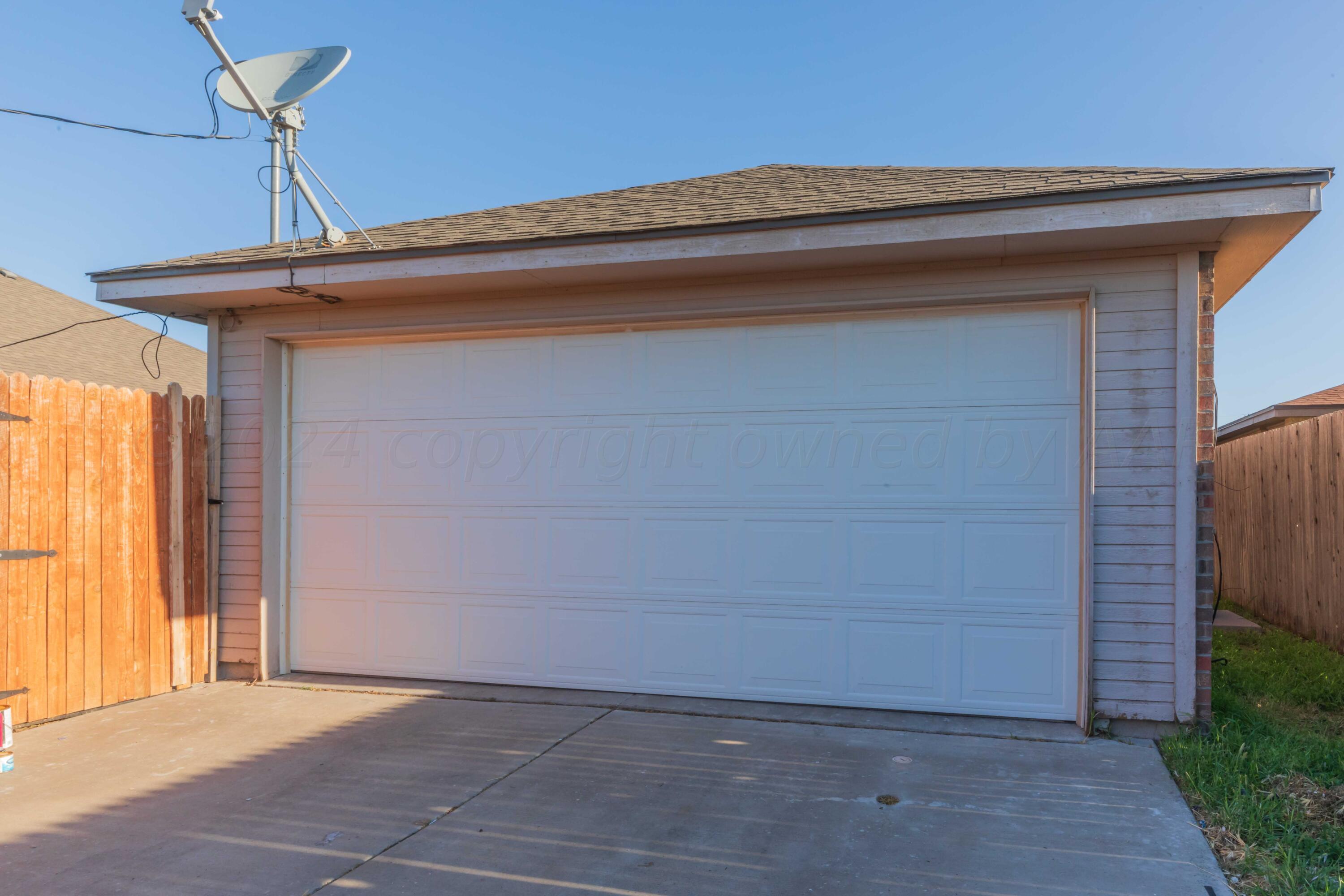 2805 Ries Lane Amarillo, TX 79118 - Photo 35 of 38 a view of a garage