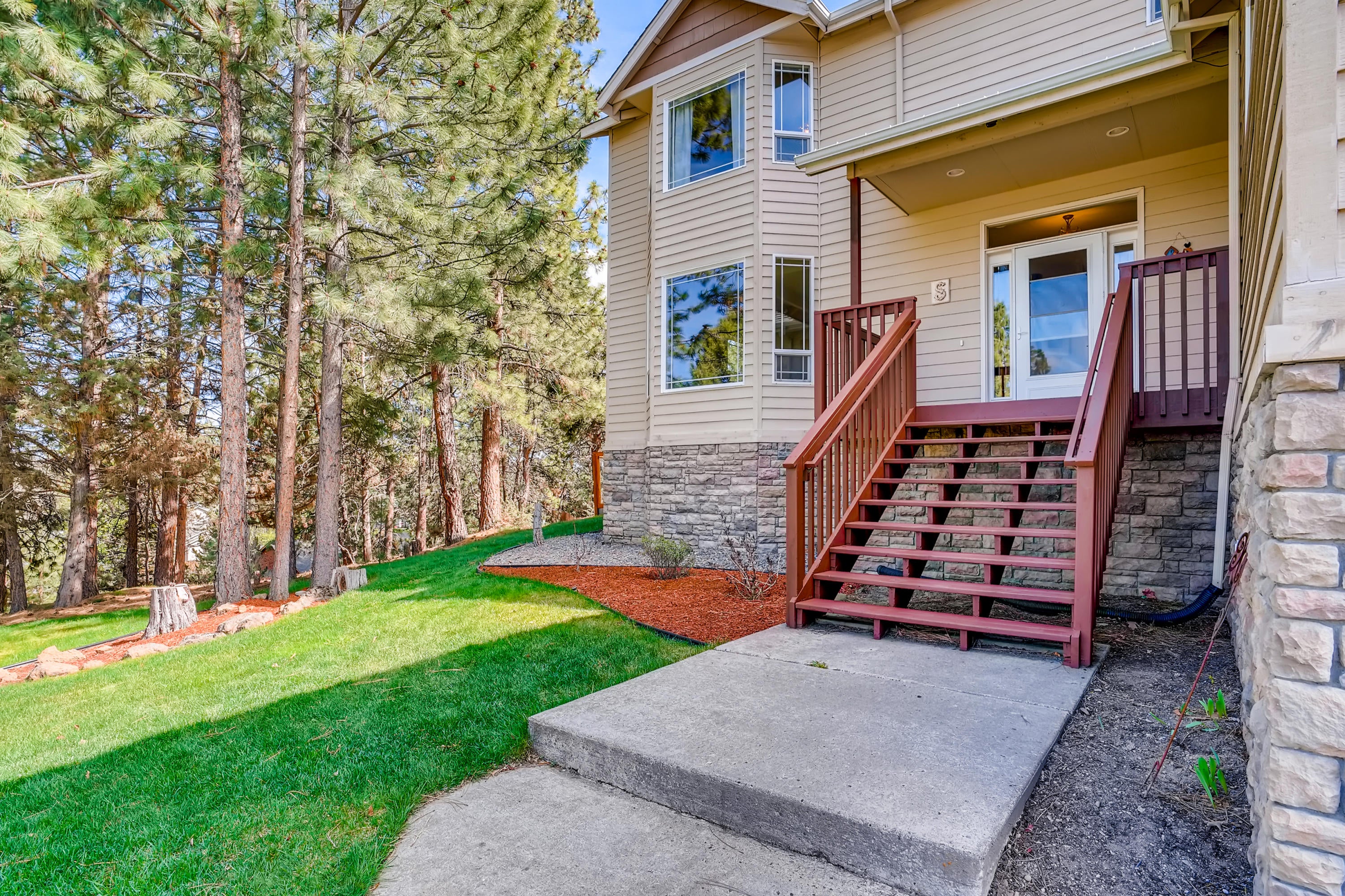 19931 Powers Road Bend, OR 97702 - Photo 2 of 26 05 Exterior Front Entry