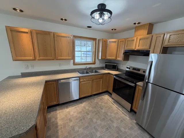 $419,500 | 893 Middle Road, Waterboro, ME 04087