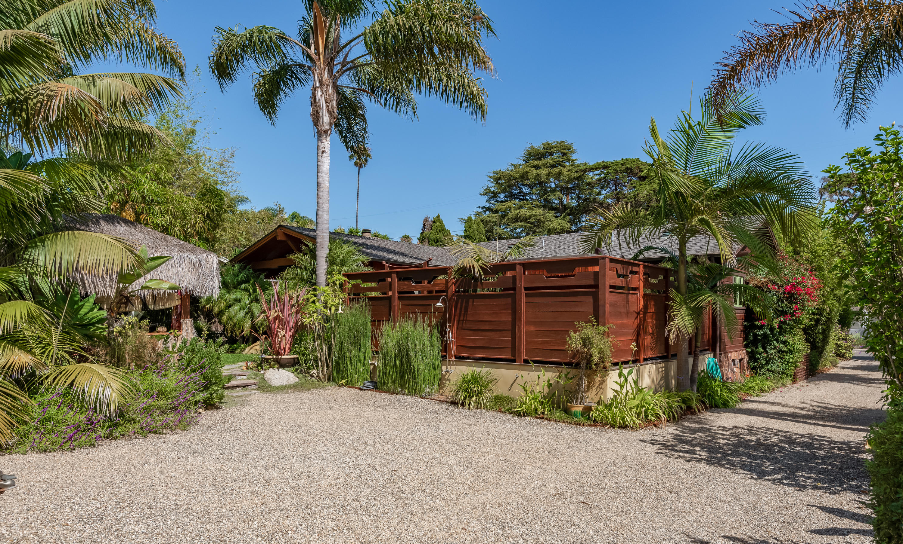 209 Mohawk Road Santa Barbara, CA 93109 - Photo 45 of 50 Driveway View
