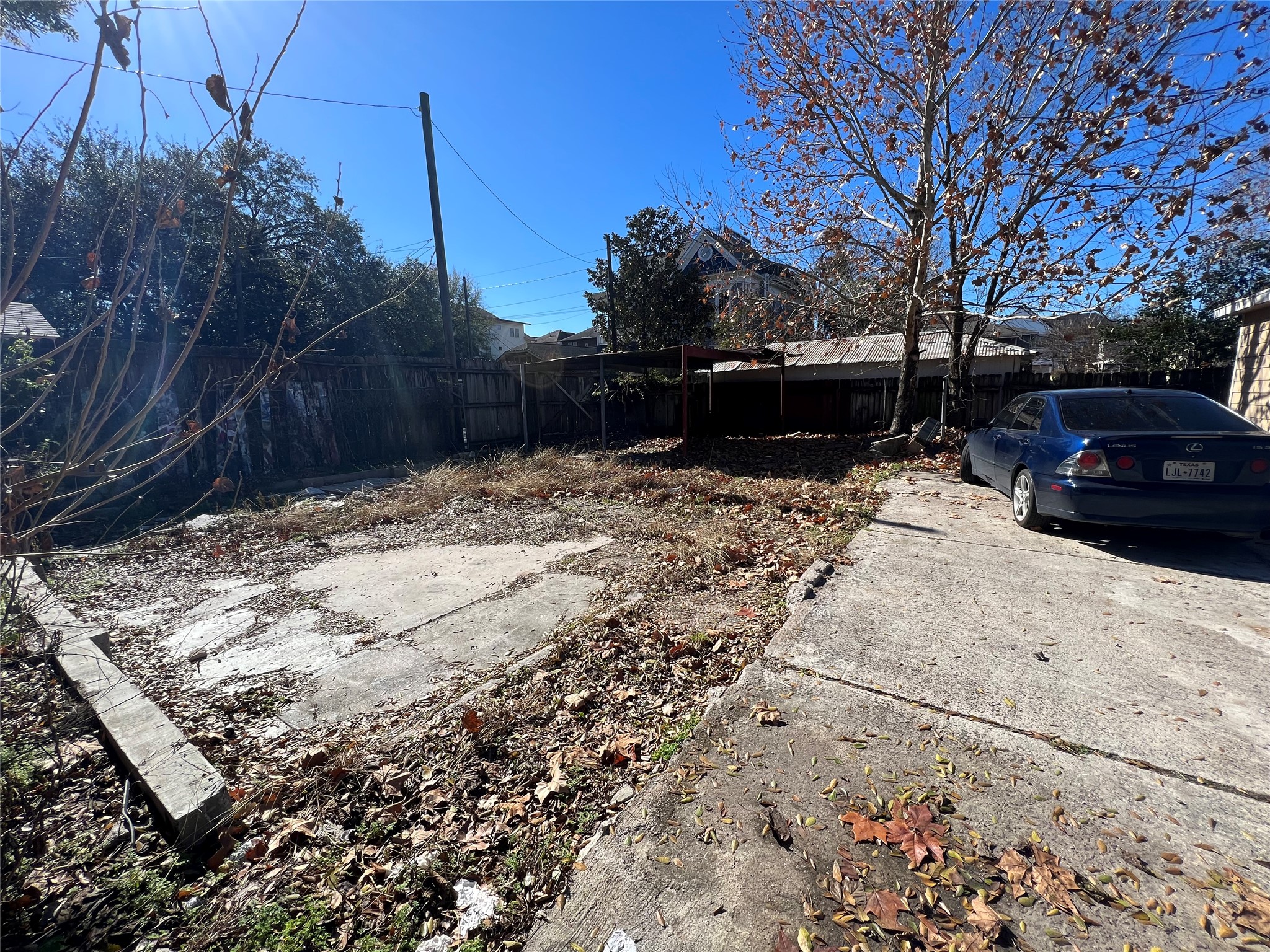 122 Redan Street Houston, TX 77009 - Photo 5 of 5 a view of a backyard of the house