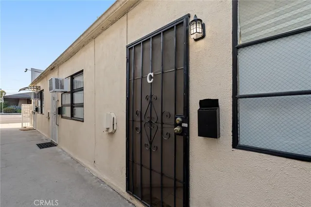 $1,999,000 | 4100 West Magnolia Boulevard, Burbank, CA 91505