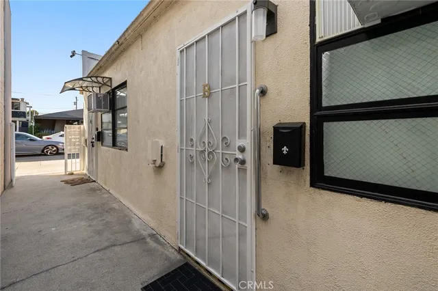 $1,999,000 | 4100 West Magnolia Boulevard, Burbank, CA 91505