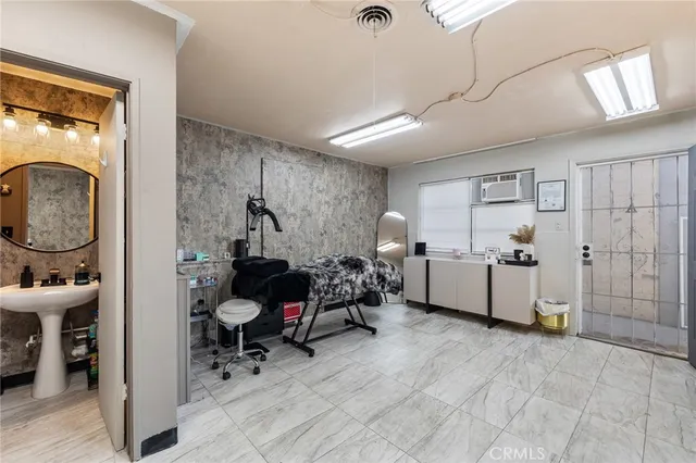 $1,999,000 | 4100 West Magnolia Boulevard, Burbank, CA 91505