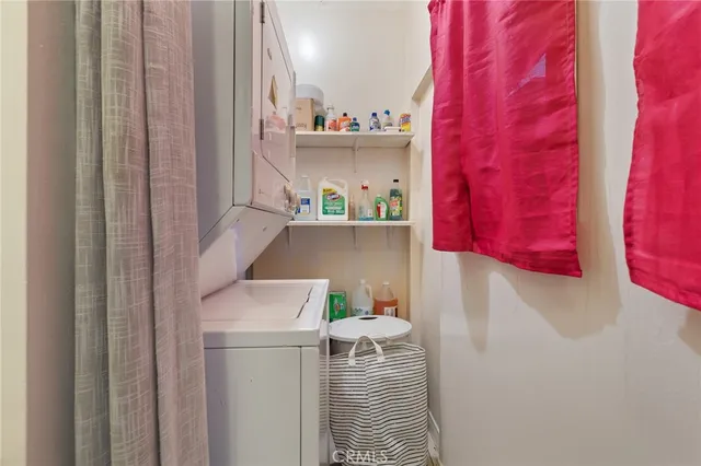 $1,999,000 | 4100 West Magnolia Boulevard, Burbank, CA 91505