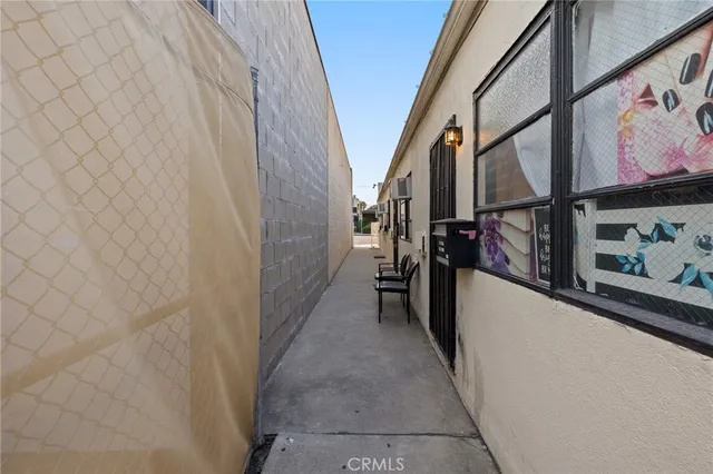 $1,999,000 | 4100 West Magnolia Boulevard, Burbank, CA 91505