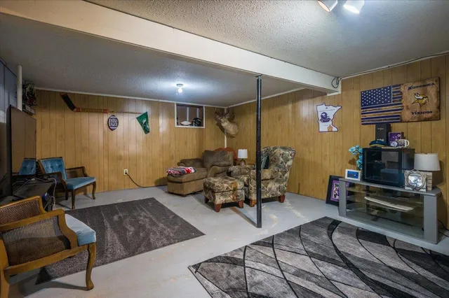 $239,000 | 1505 15th Street, Cloquet, MN 55720