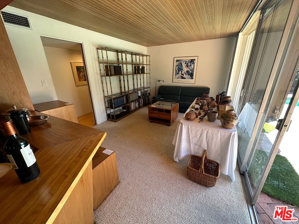 590 North Tigertail Road Los Angeles, CA 90049 - Photo 12 of 69