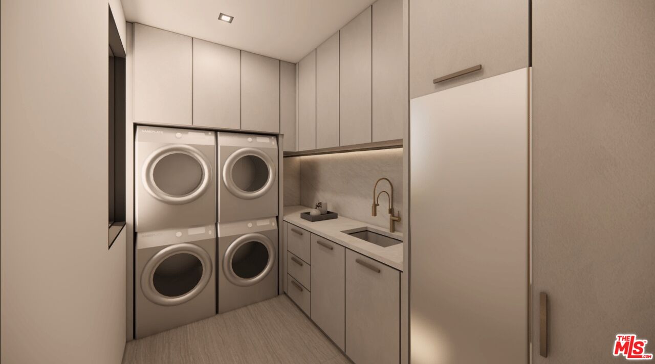 590 North Tigertail Road Los Angeles, CA 90049 - Photo 68 of 69 a utility room with dryer and washer