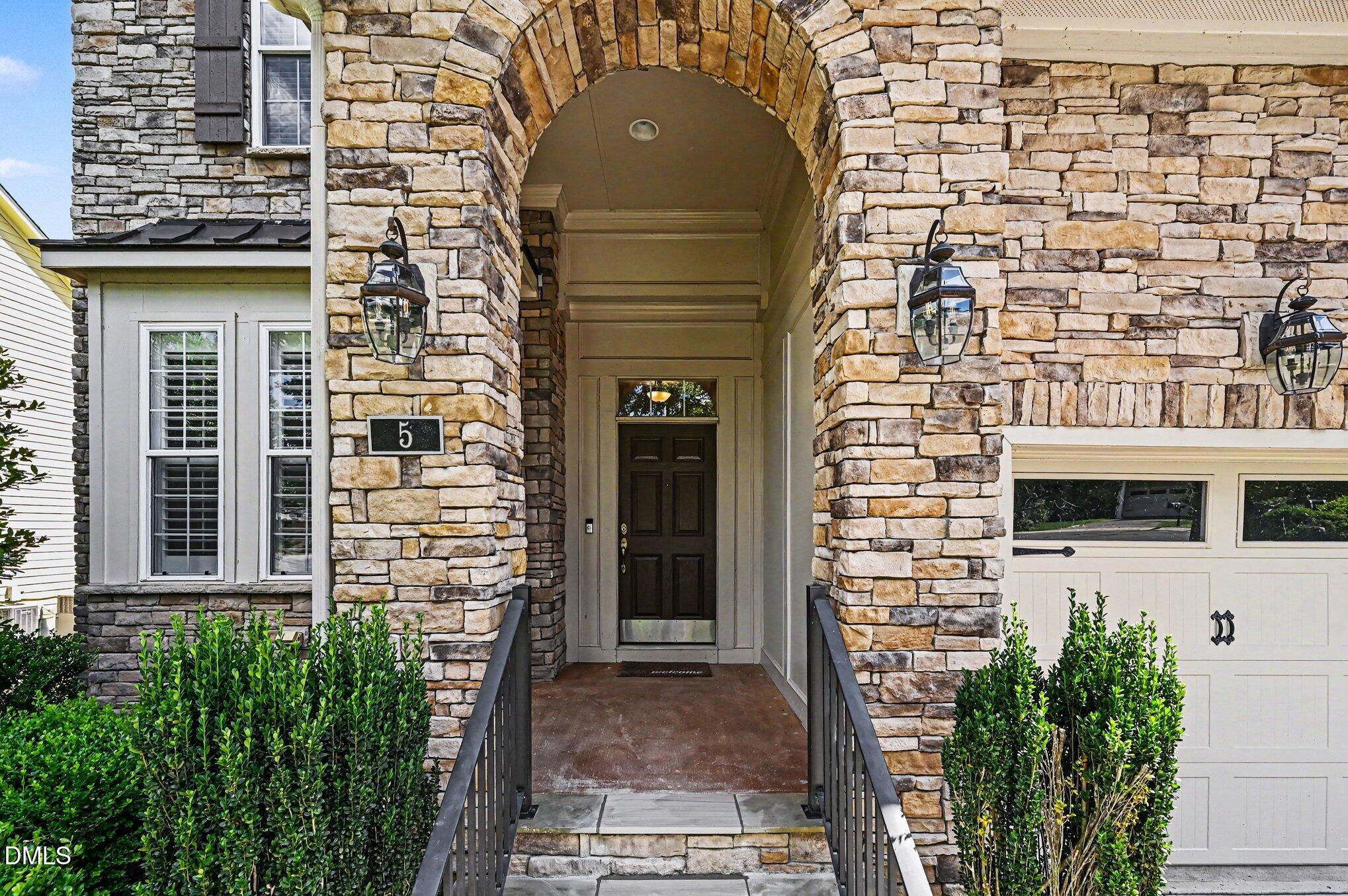 5 Teahouse Court Durham, NC 27707 - Photo 3 of 45