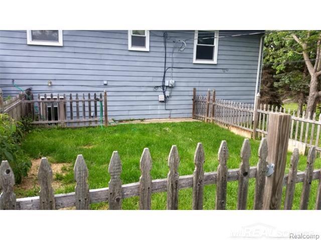 2551 Roseview Drive Rochester Hills, MI 48306 - Photo 15 of 39