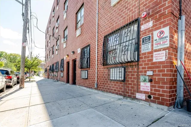 $1,200,000 | 937 Croes Avenue | Soundview