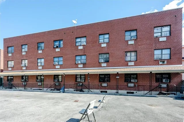 $1,200,000 | 937 Croes Avenue | Soundview