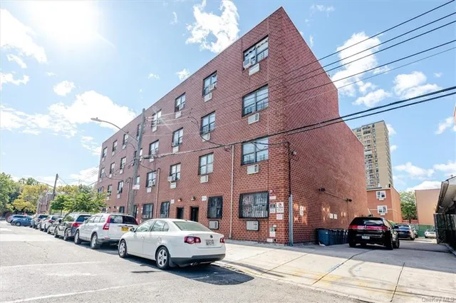 $1,200,000 | 937 Croes Avenue | Soundview