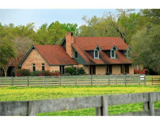 81005 Robinson Road Folsom, LA 70437 - Photo 1 of 14 Gallery Image 1