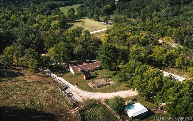 $675,000 | 41600 Texas Road, St. Robert, MO 65584