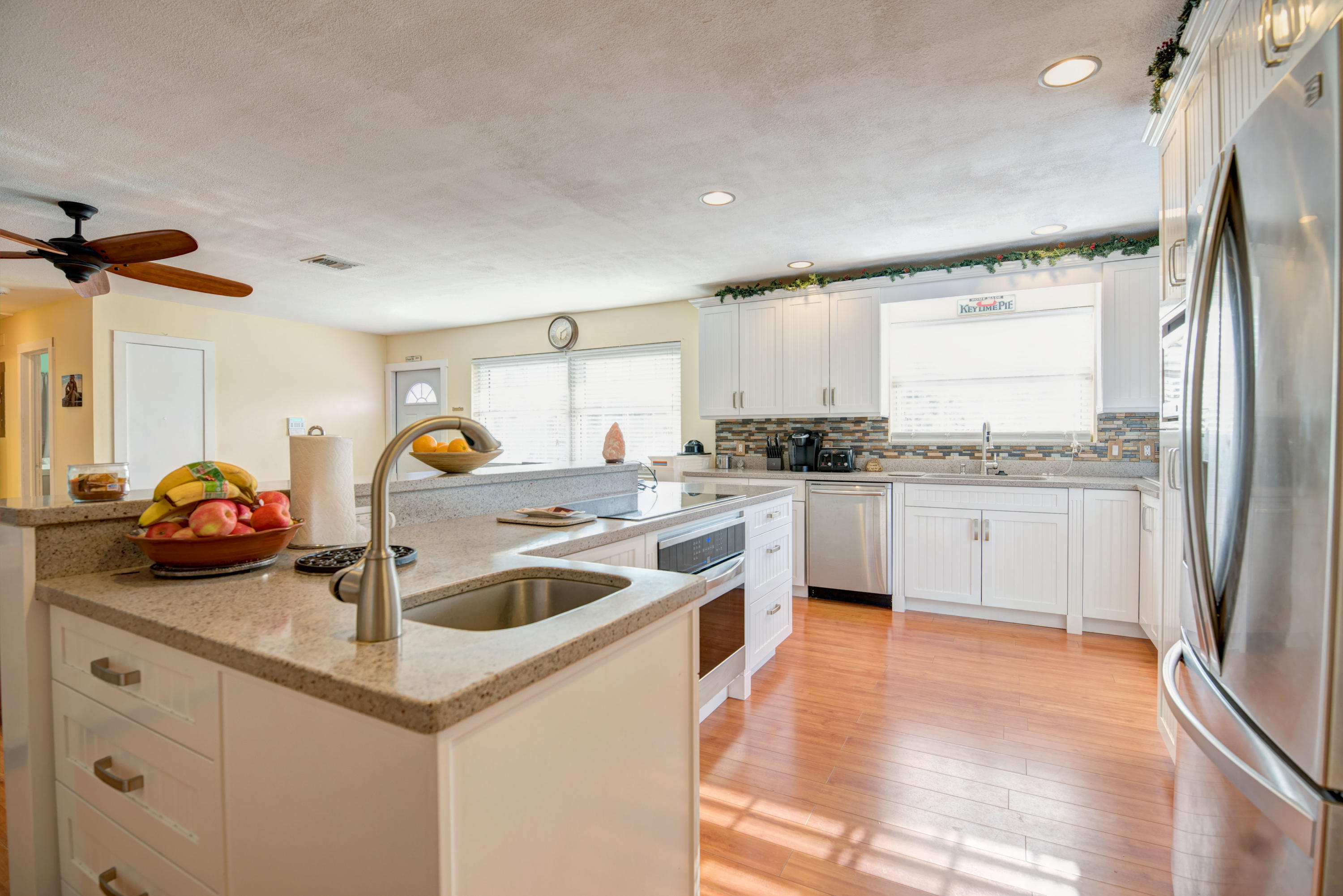 05 Kitchen 1