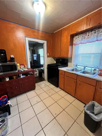 $110,000 | 5211 Gladstone Boulevard, Kansas City, MO 64123