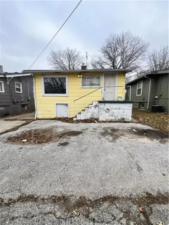 $110,000 | 5211 Gladstone Boulevard, Kansas City, MO 64123