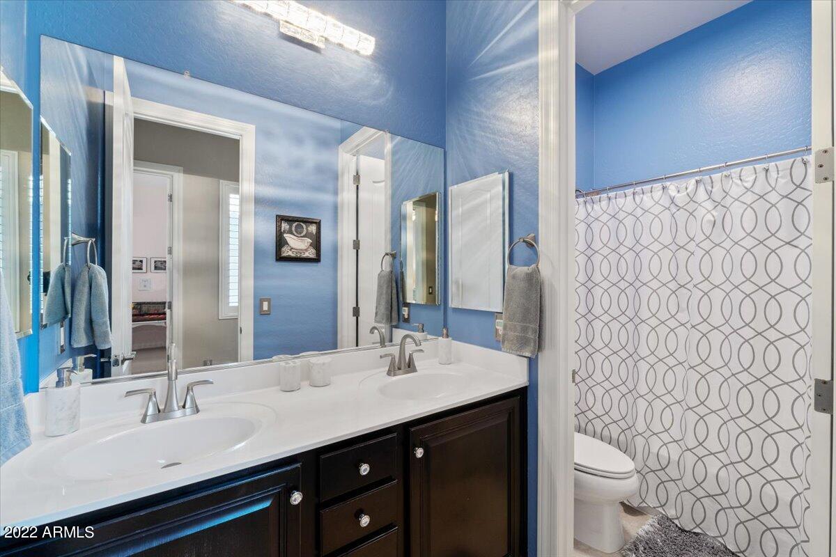 3167 East Warbler Road Gilbert, AZ 85297 - Photo 11 of 18 Bathroom