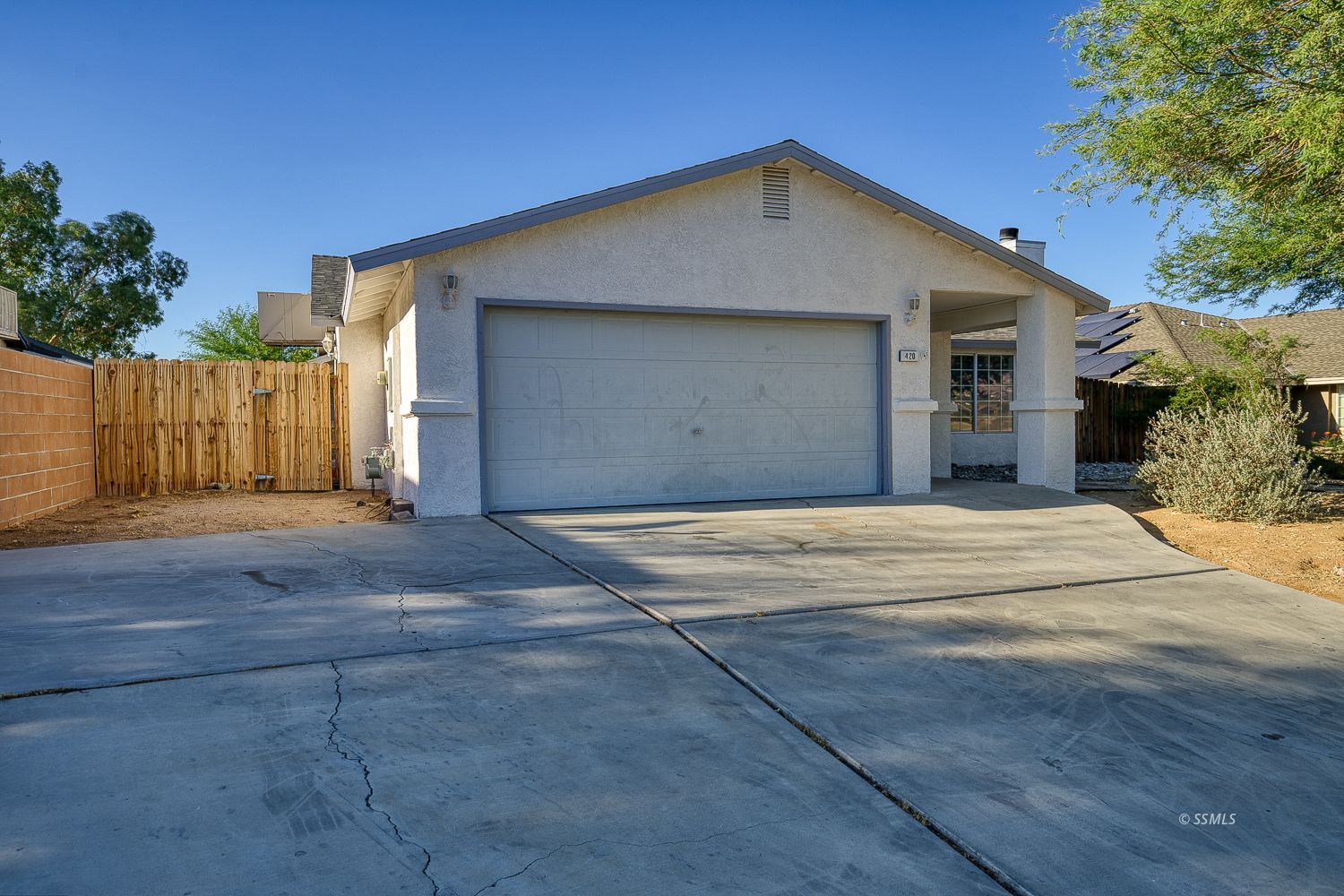 420 Olive Avenue Ridgecrest, CA 93555 - Photo 2 of 21