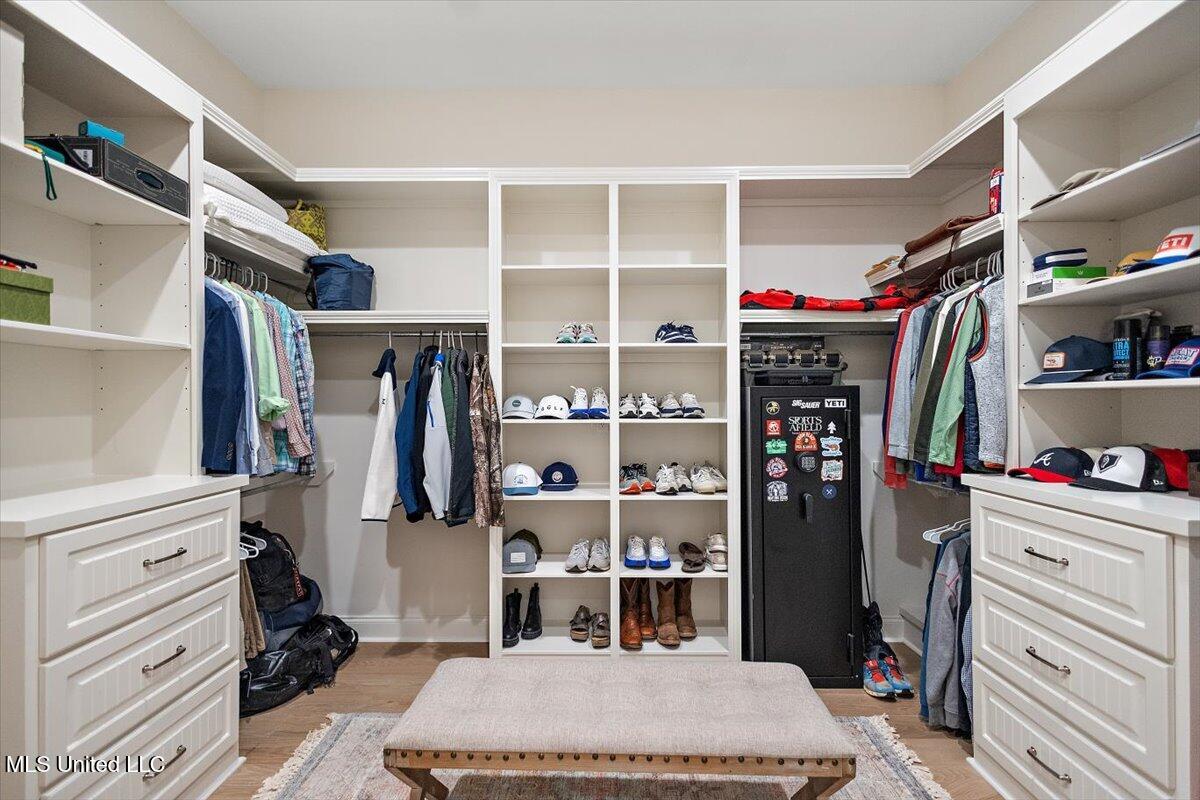 6603 Wirtz Road Flowood, MS 39232 - Photo 19 of 35 Primary closet