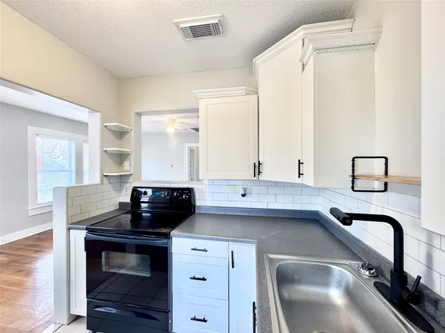 $1,395 | 629 East 11th Street, Unit 4, Houston, TX 77008