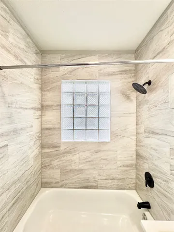 $1,395 | 629 East 11th Street, Unit 4, Houston, TX 77008