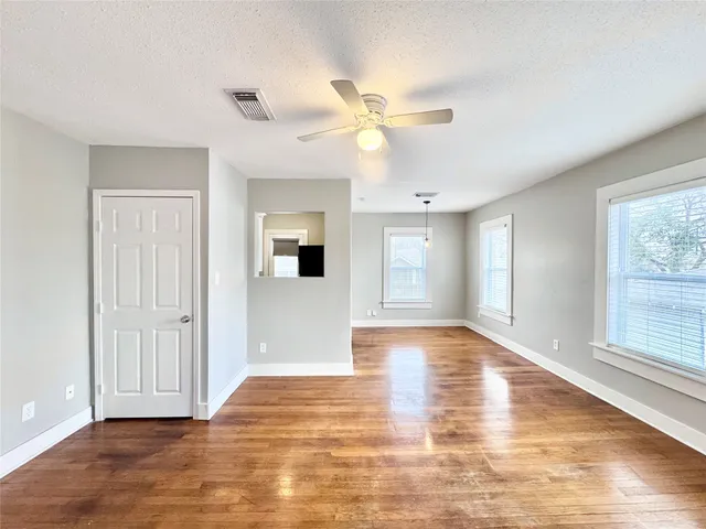 $1,395 | 629 East 11th Street, Unit 4, Houston, TX 77008