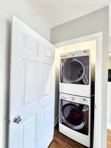 $1,395 | 629 East 11th Street, Unit 4, Houston, TX 77008