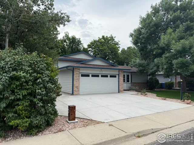 a house view with a outdoor space