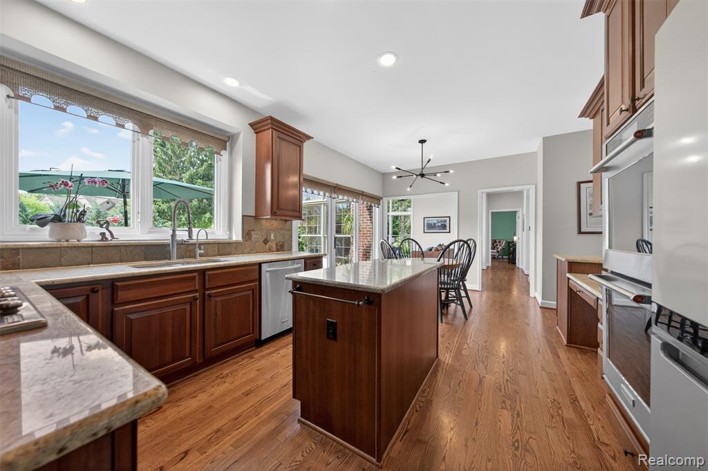 41621 Hempshire Street Novi, MI 48375 - Photo 16 of 76