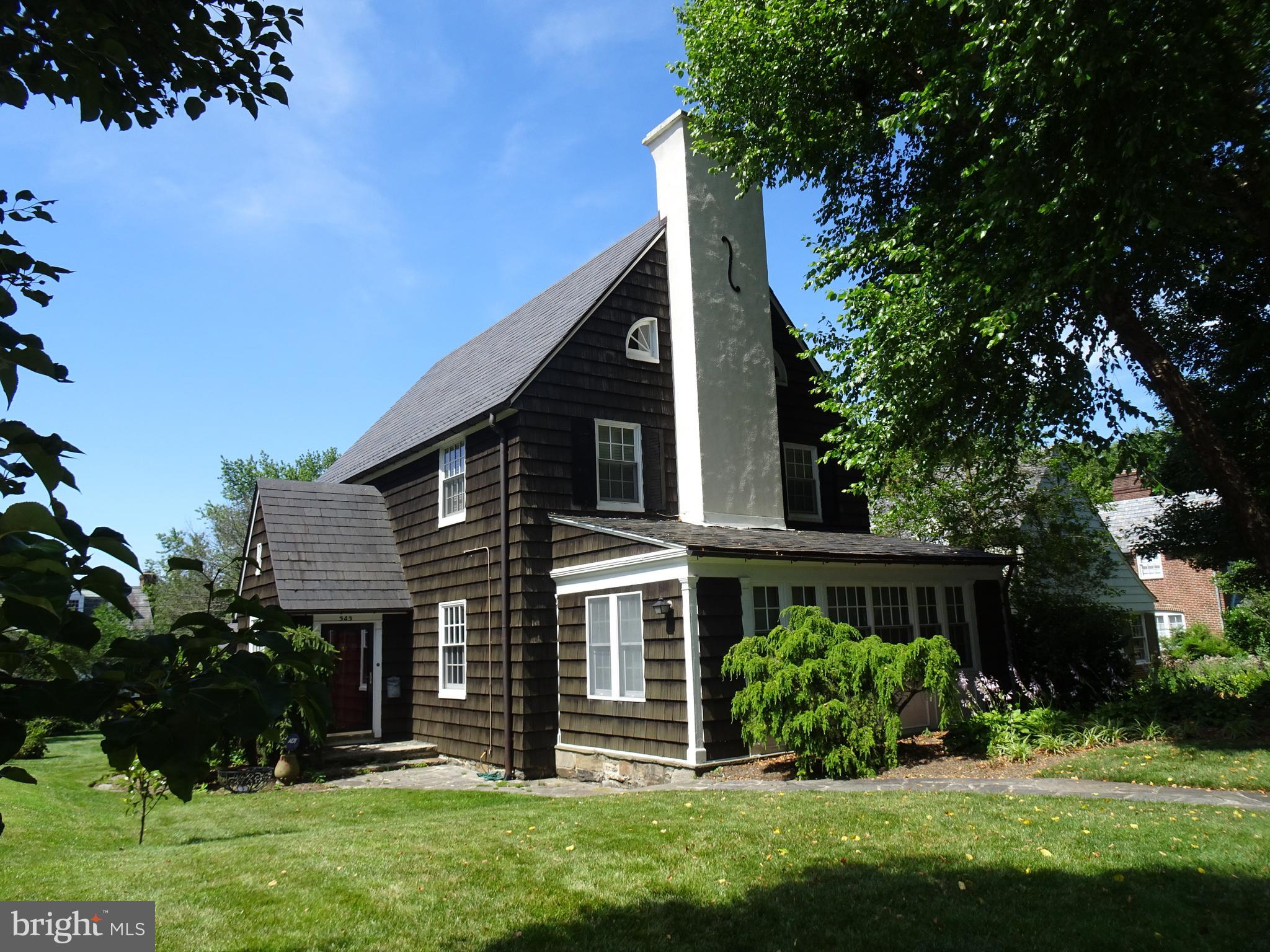 LOVELY COLONIAL ON BEAUTIFUL LEVEL LOT