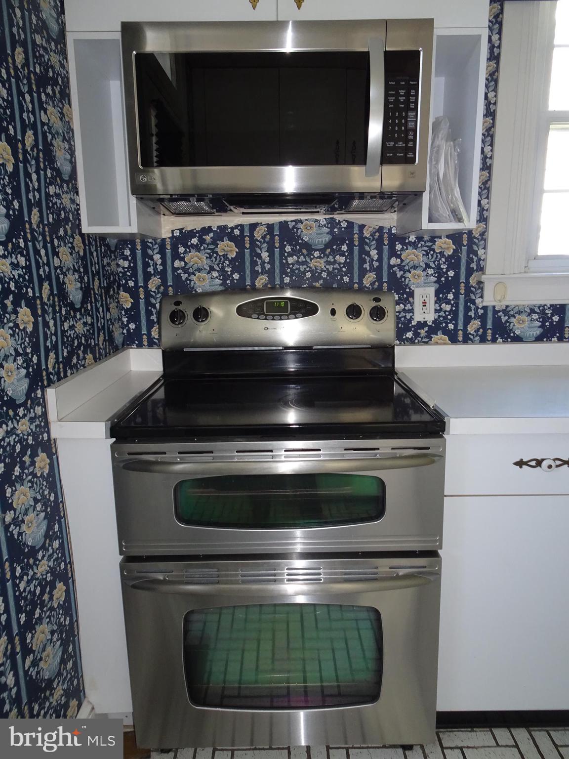 343 Tunbridge Road Baltimore, MD 21212 - Photo 14 of 39 ALL STAINLESS APPLIANCES