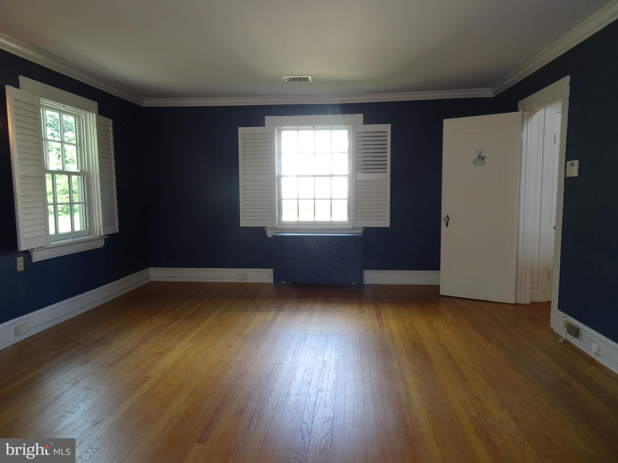 343 Tunbridge Road Baltimore, MD 21212 - Photo 19 of 39 MASTER BEDROOM HAS REPLACED WINDOWS & SHUTTERS