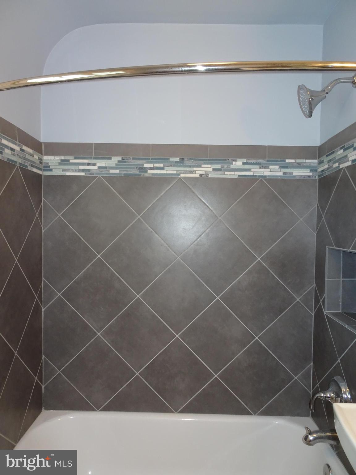343 Tunbridge Road Baltimore, MD 21212 - Photo 27 of 39 BEAUTIFUL TILE SHOWER