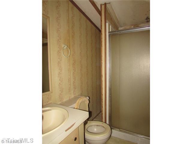 1887 Burney Road Asheboro, NC 27205 - Photo 7 of 12 Bath.