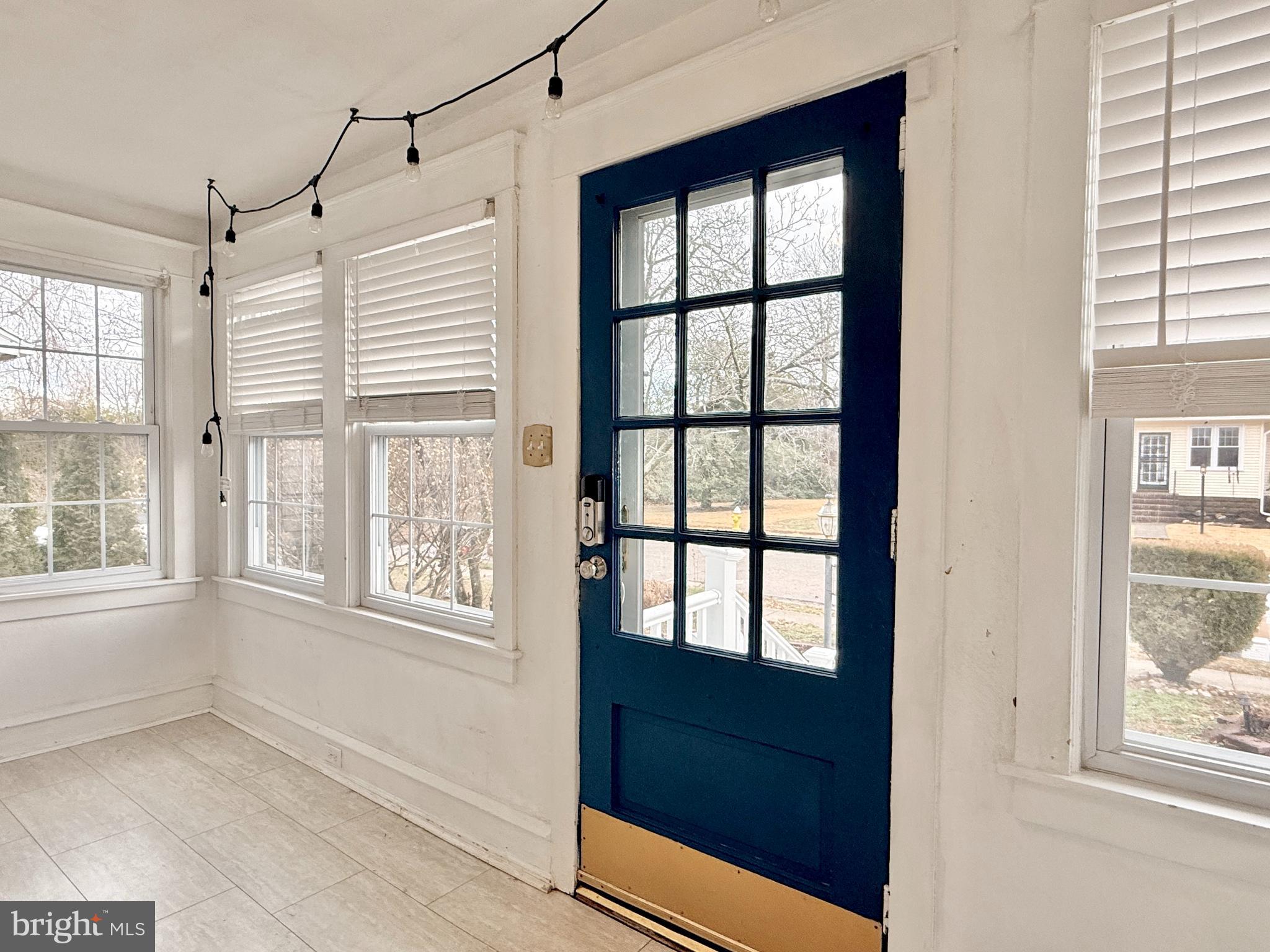 7041 Harvey Avenue Pennsauken, NJ 08109 - Photo 3 of 29