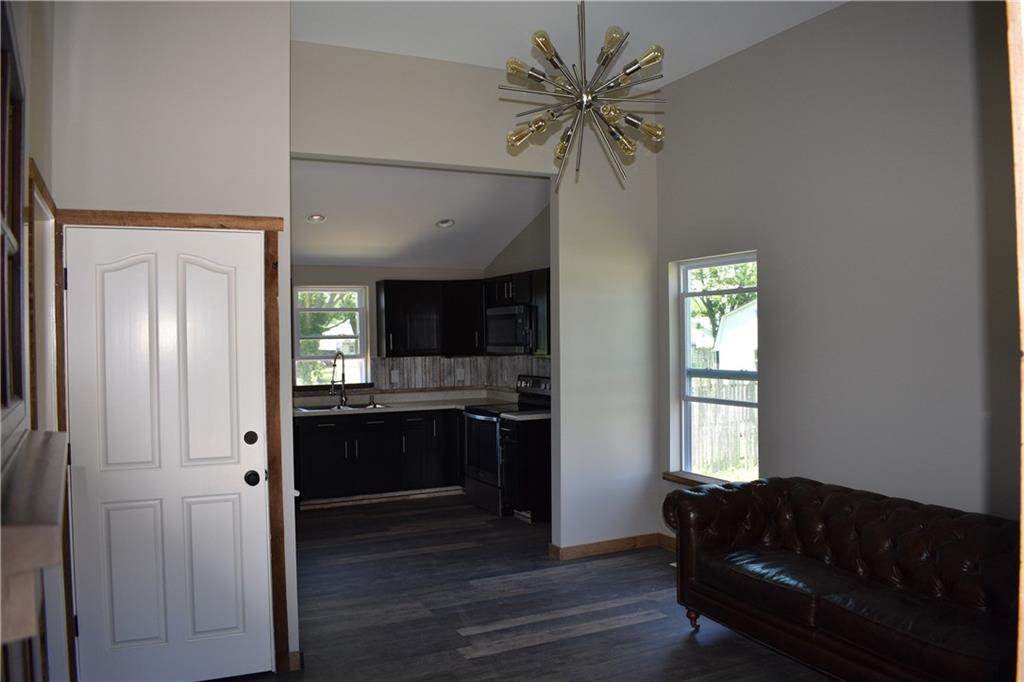 324 Riley Avenue Greenfield, IN 46140 - Photo 9 of 30 Gallery Image 9